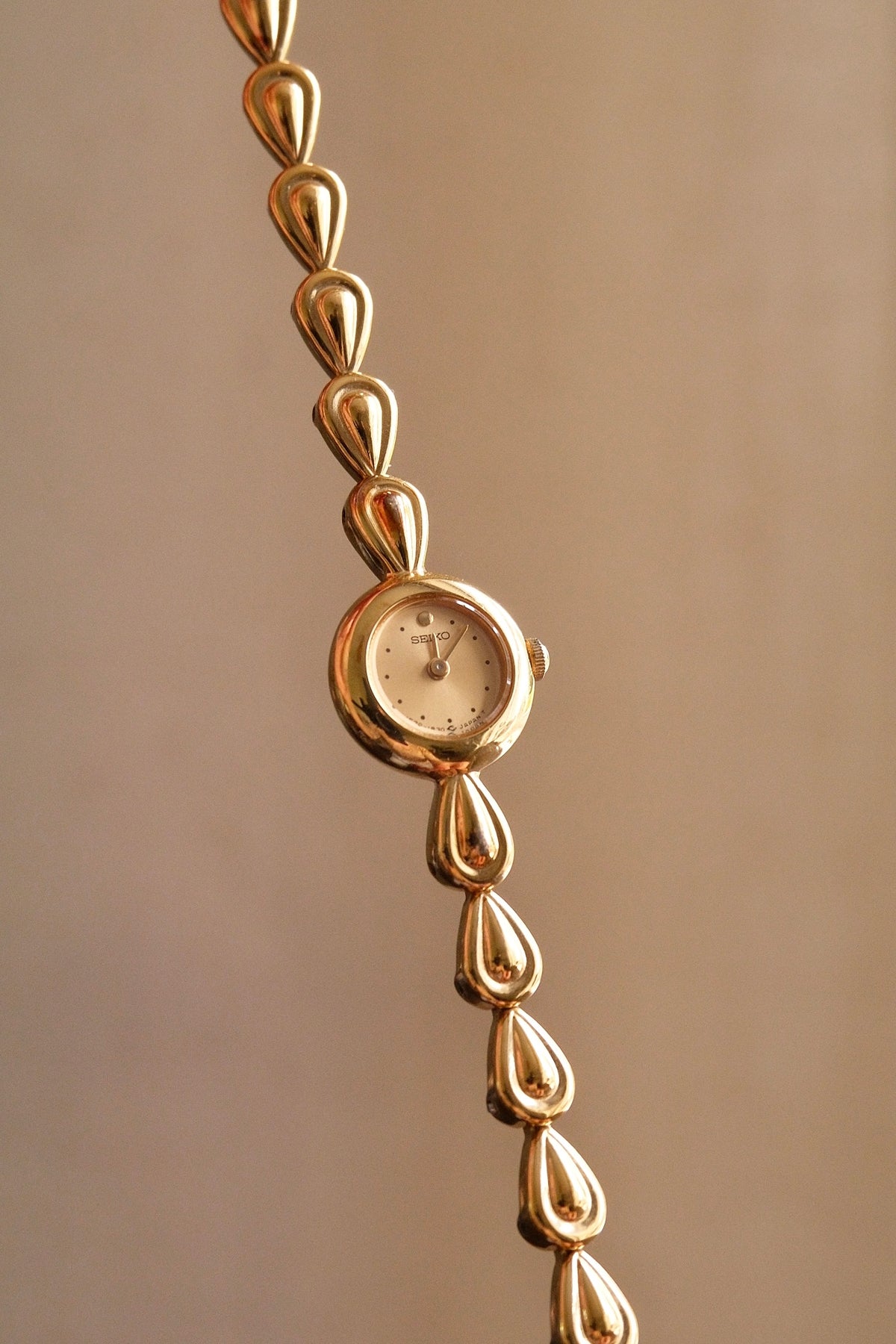 Rare Vintage Petite Tiny Gold Tear Drop Bracelet Seiko Watch