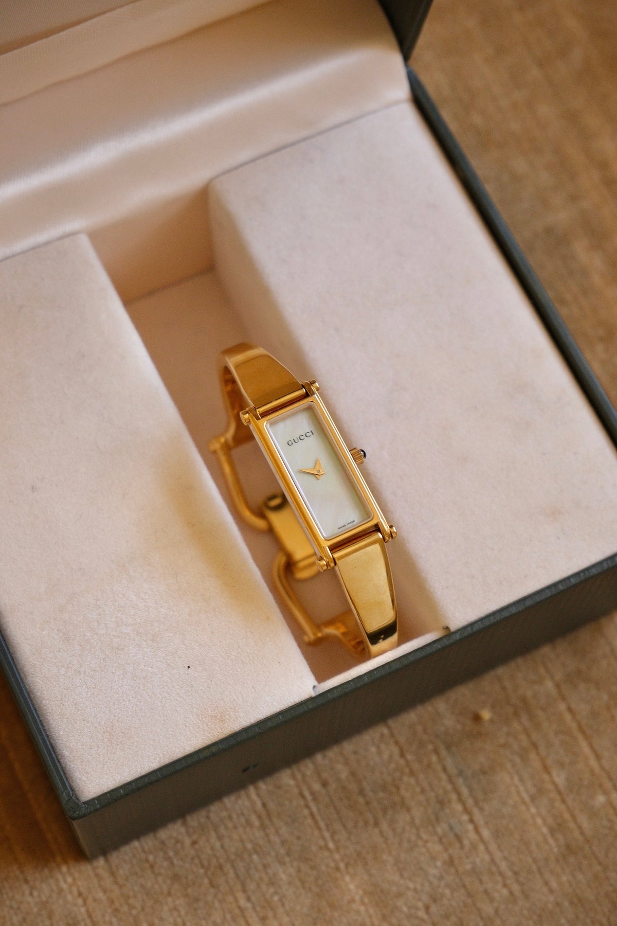 Vintage Gucci 1500L Gold Bangle Watch with Mother of Pearl Dial, 90s Quartz Working in Box