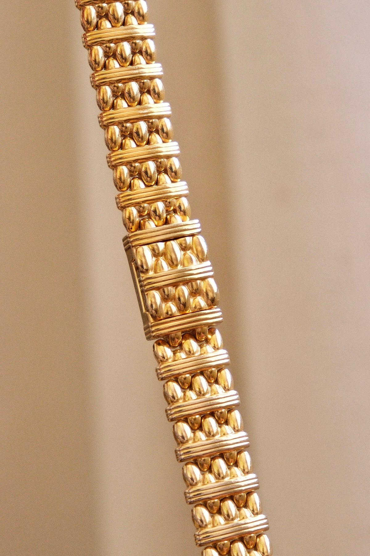 Rare 90s Mother of Pearl Gold Citizen Ladies Hidden Bracelet Watch