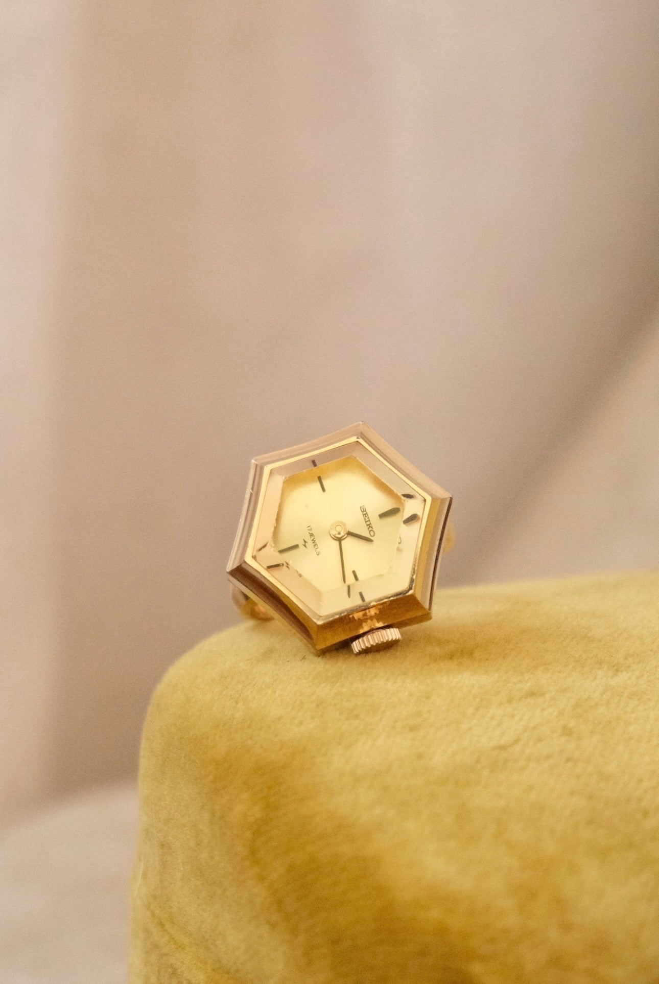 Rare 1970s Vintage Seiko Gold Mechanical Ring Watch Adjustbale Size Geometric Design