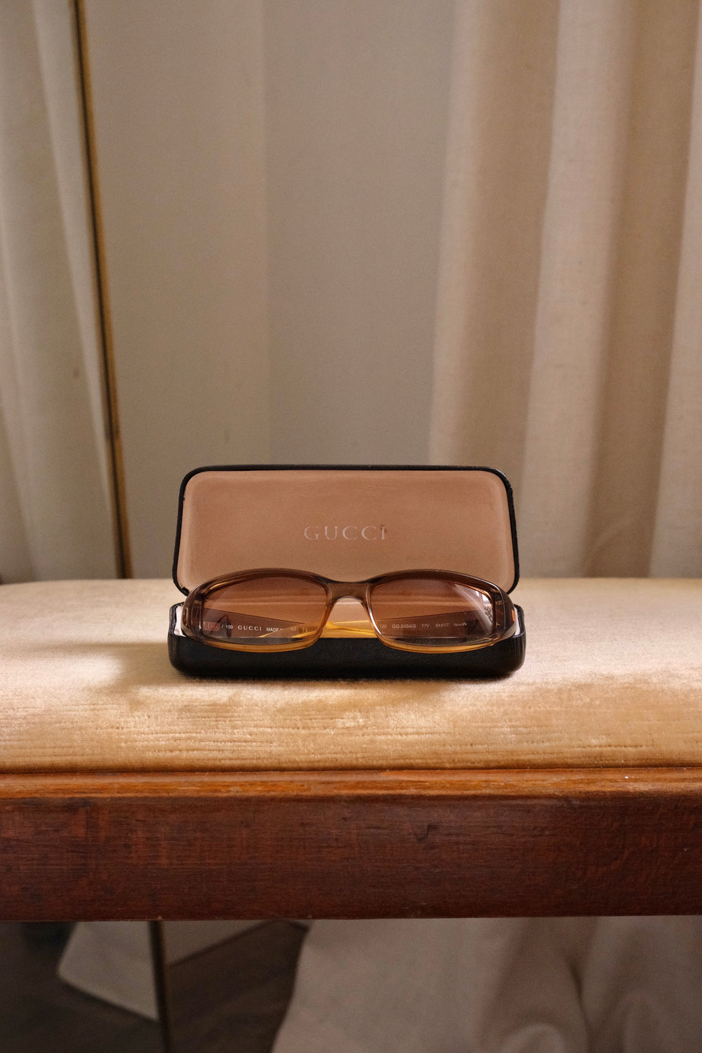 Vintage Gucci Ladies Tortoise Shell Gradient Lens Eyewear Sunglasses with Case
