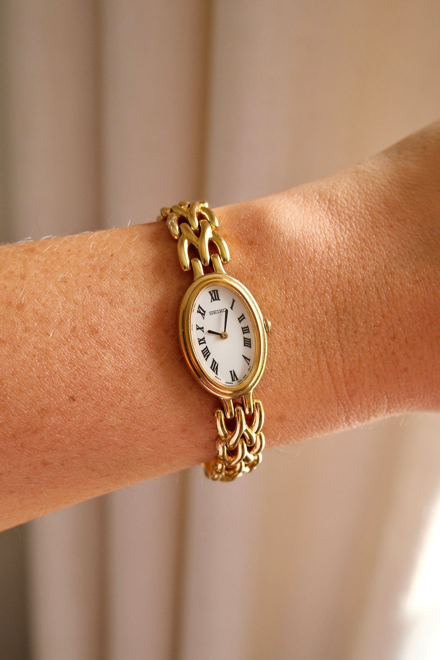90s Vintage Ladies Oval Gold Seiko Watch White Dial Roman Numerals