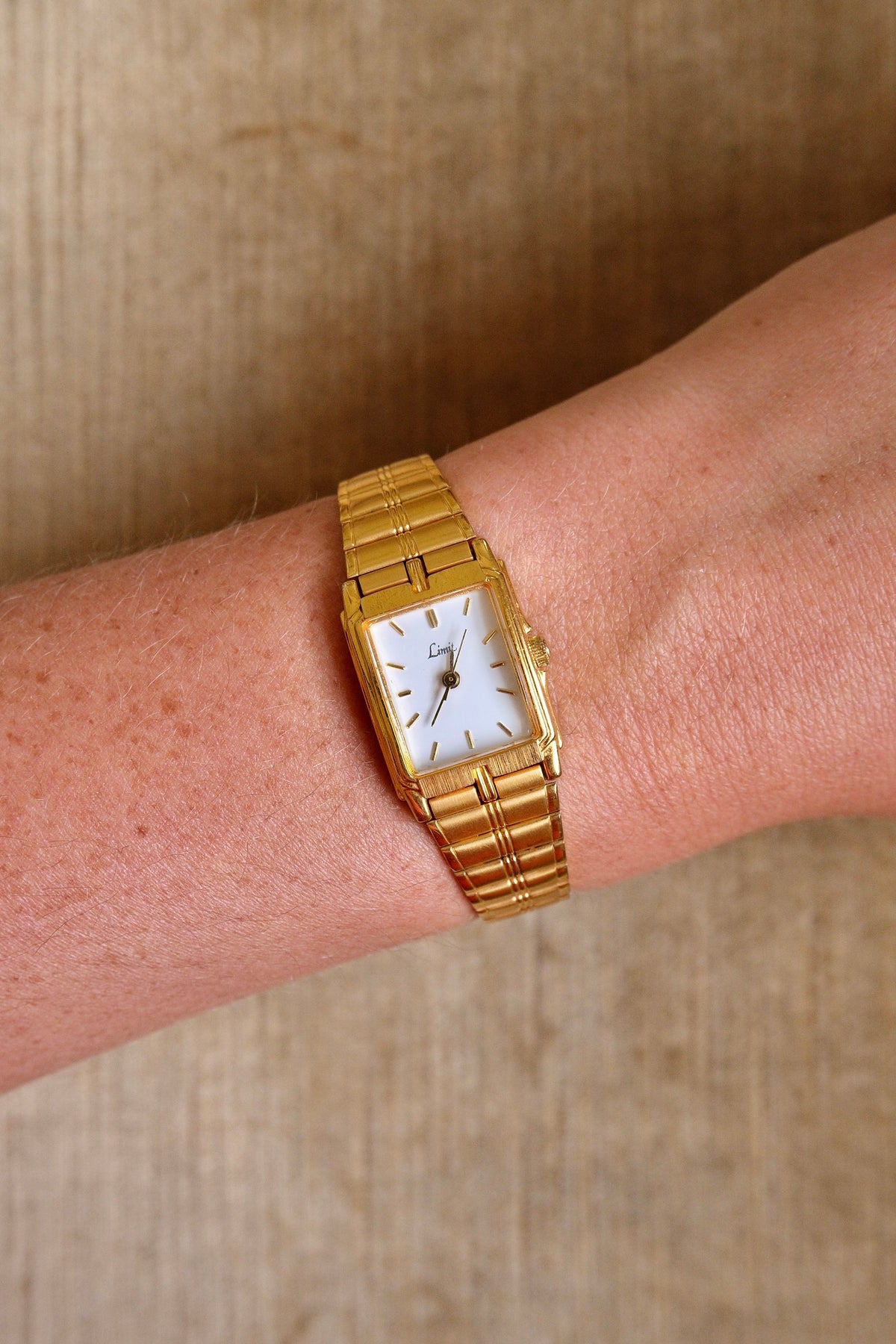 Vintage Ladies Gold Limit Women’s Quartz Watch