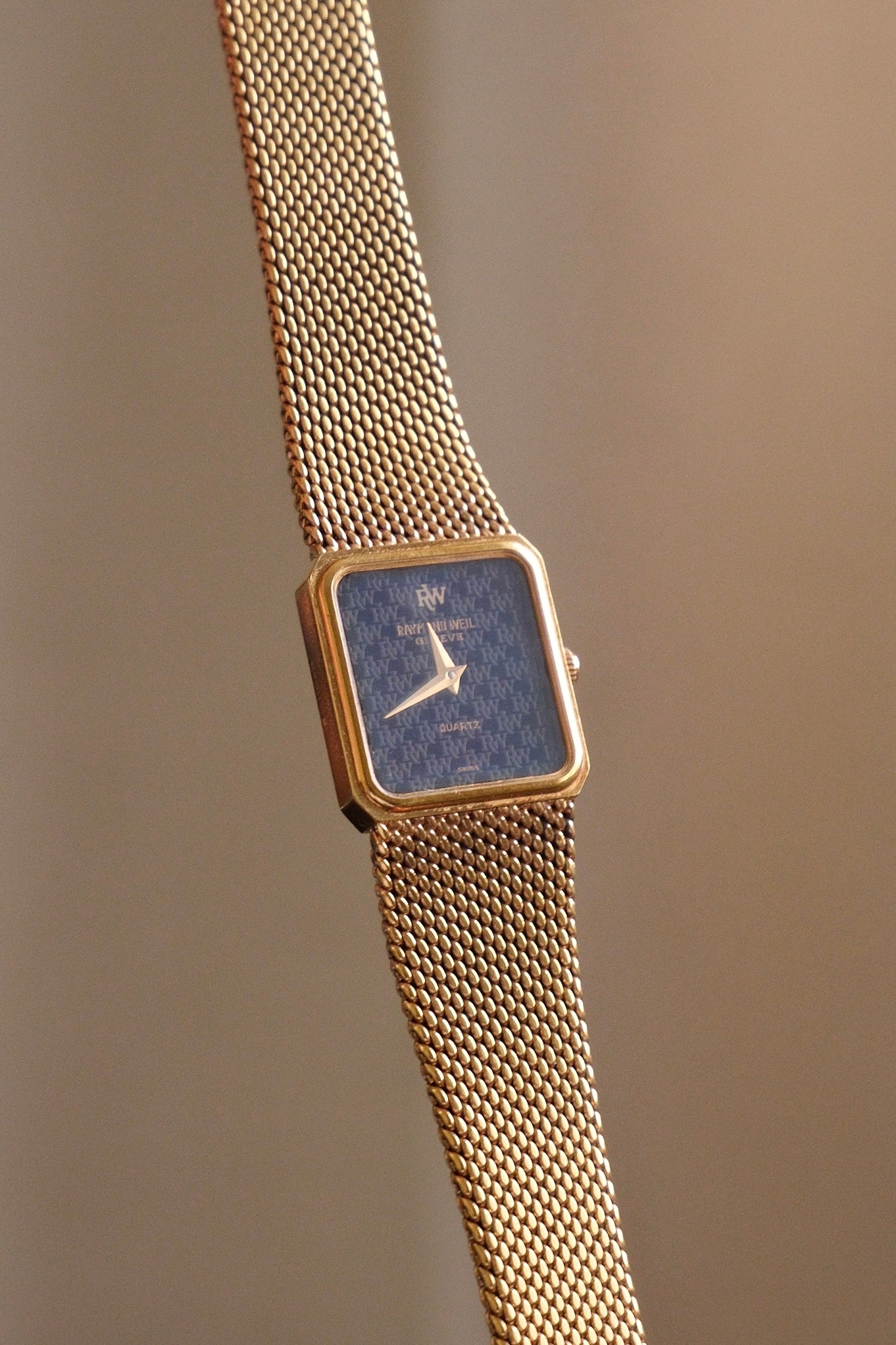 Vintage Raymond Weil Genève 5702 Ladies Watch 18K Gold Plated Quartz 1980s Swiss