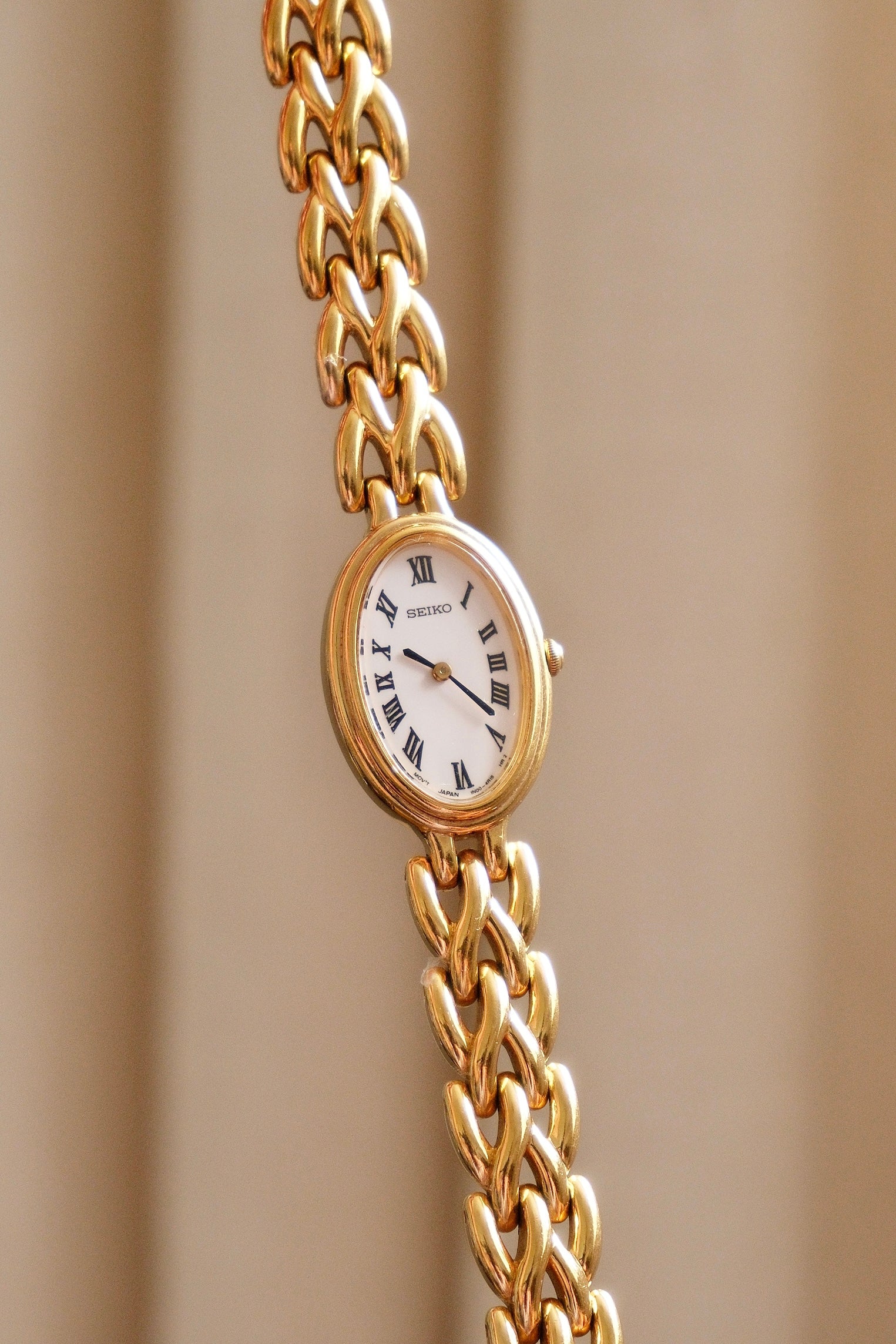 90s Vintage Ladies Oval Gold Seiko Watch White Dial Roman Numerals