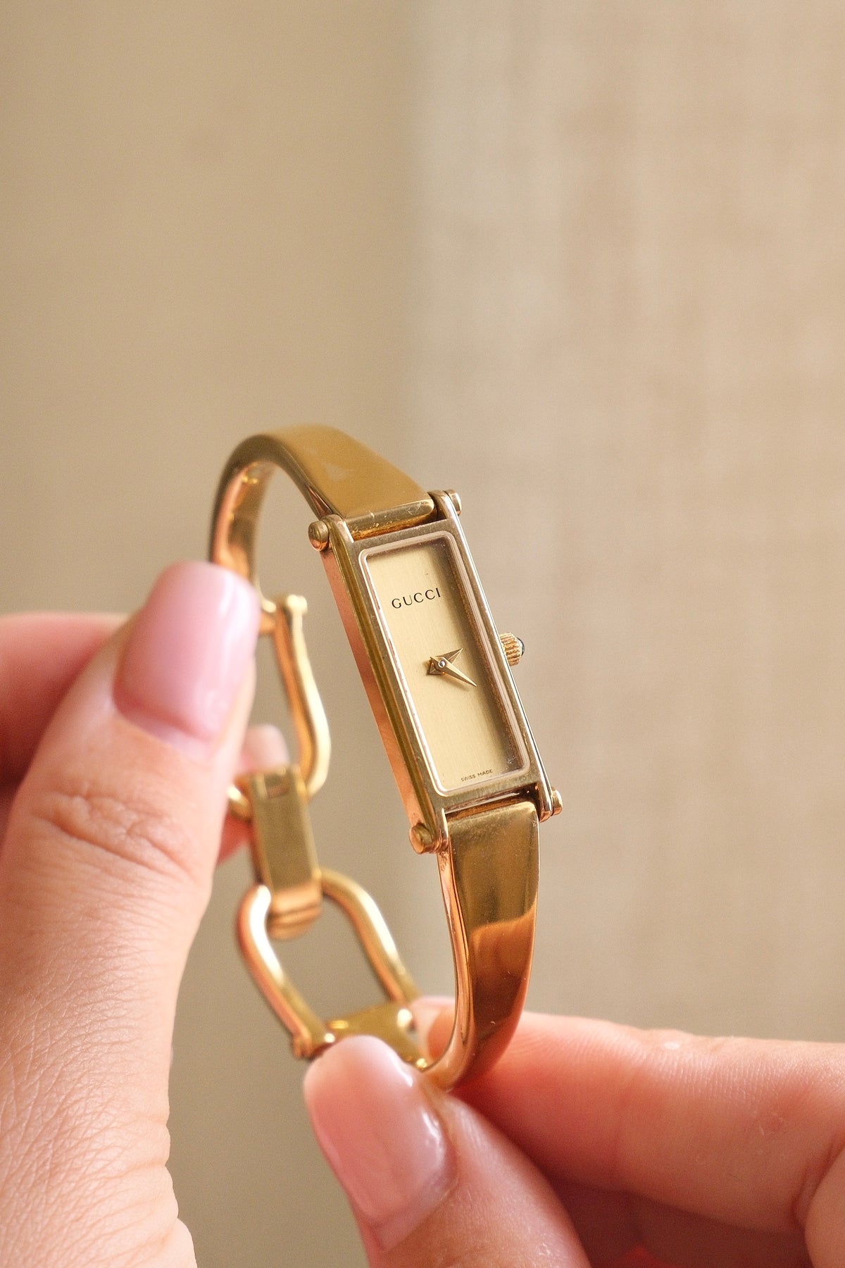 Vintage 90s Ladies Gold Champagne Dial 1500L Horsebit Gucci Watch Working