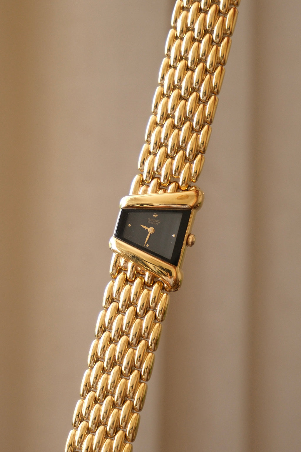 Rare 90s Vintage Ladies Gold Seiko Rivoli 4N00-5749  Watch with Black Dial
