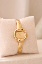 90s Gold-Plated Vintage Gucci 1400L Ladies Bangle Quartz Watch Working with Horsebit Design