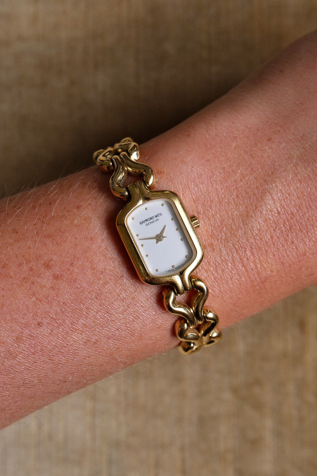 Vintage 90s Ladies Gold-Plated Raymond Weil Quartz Watch Working