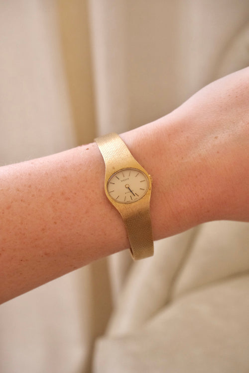 1970s Vintage Tissot Stylist Ladies Gold Manual Wind Mechanical Watch - Minimalist Oval Swiss Timepiece
