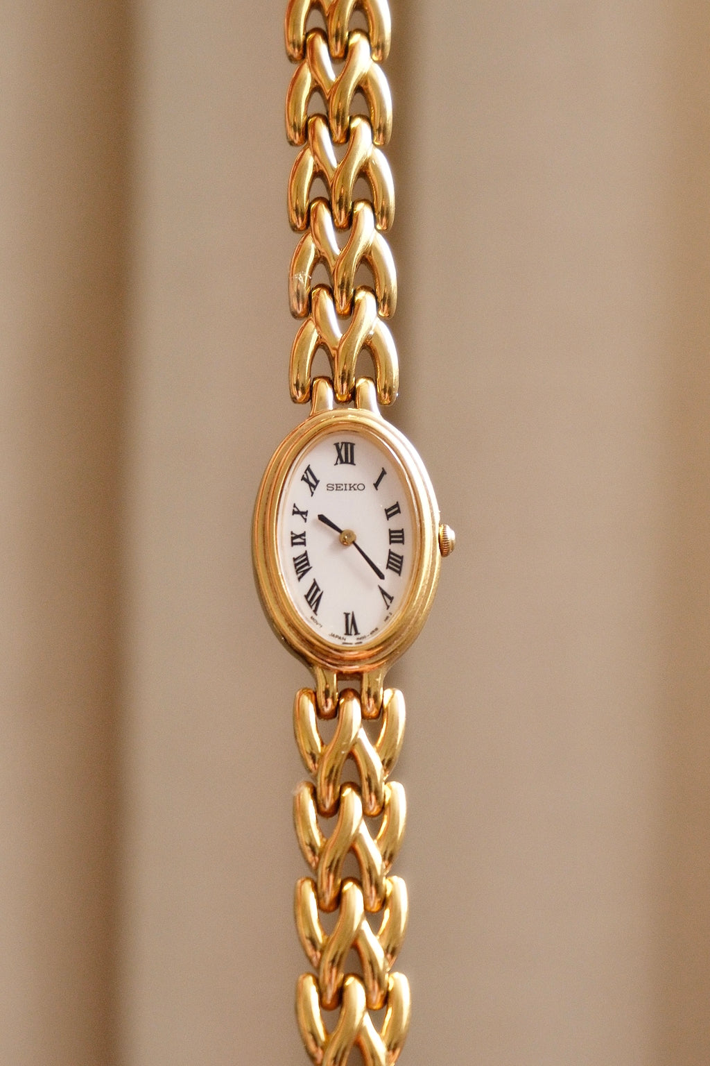 90s Vintage Ladies Oval Gold Seiko Watch White Dial Roman Numerals