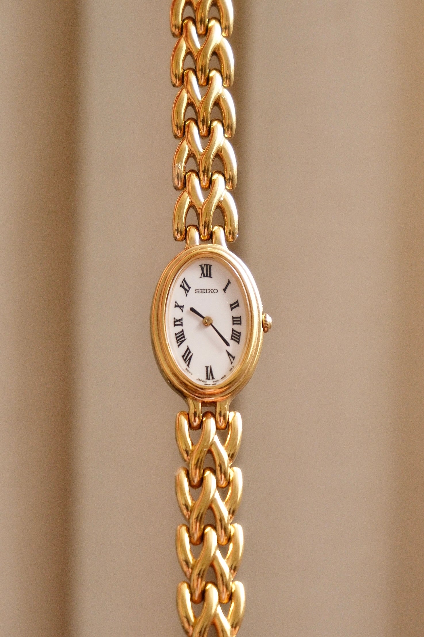 90s Vintage Ladies Oval Gold Seiko Watch White Dial Roman Numerals