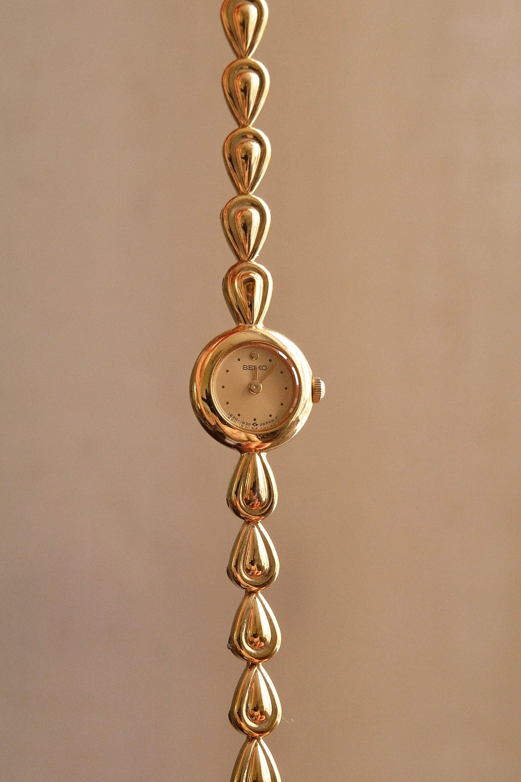 Rare Vintage Petite Tiny Gold Tear Drop Bracelet Seiko Watch