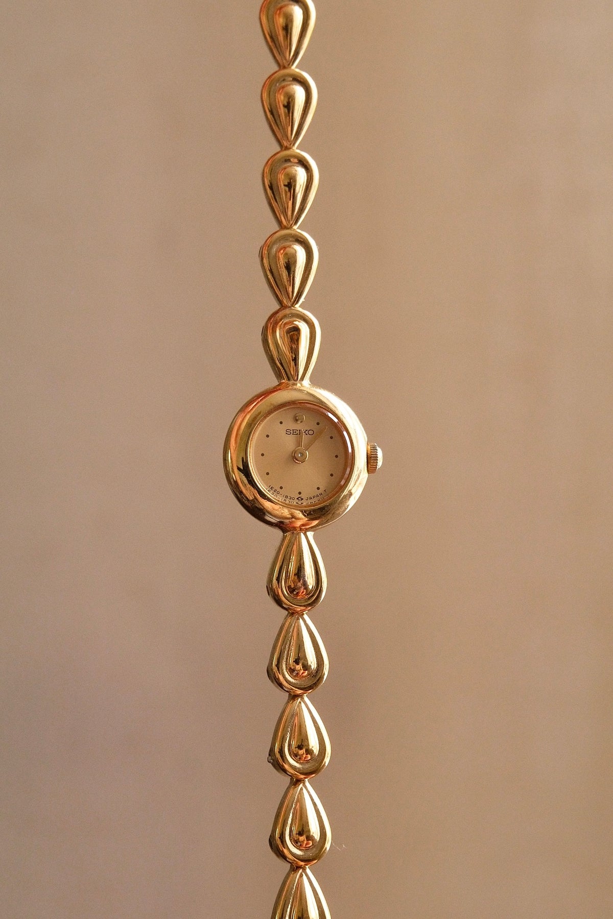 Rare Vintage Petite Tiny Gold Tear Drop Bracelet Seiko Watch