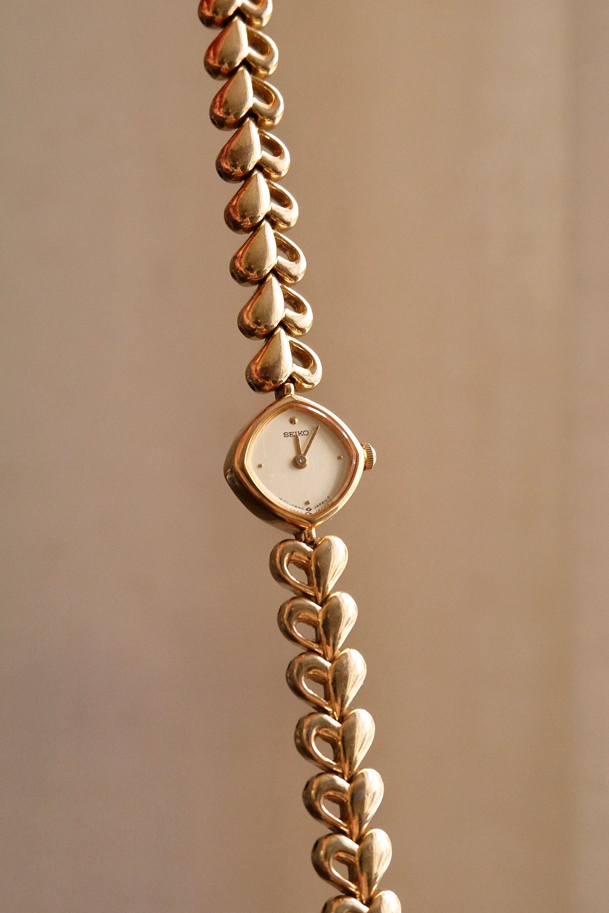 Vintage Rare Petite & Tiny 90s Gold Ladies Seiko Quartz Watch, Heart Pattern Bracelet