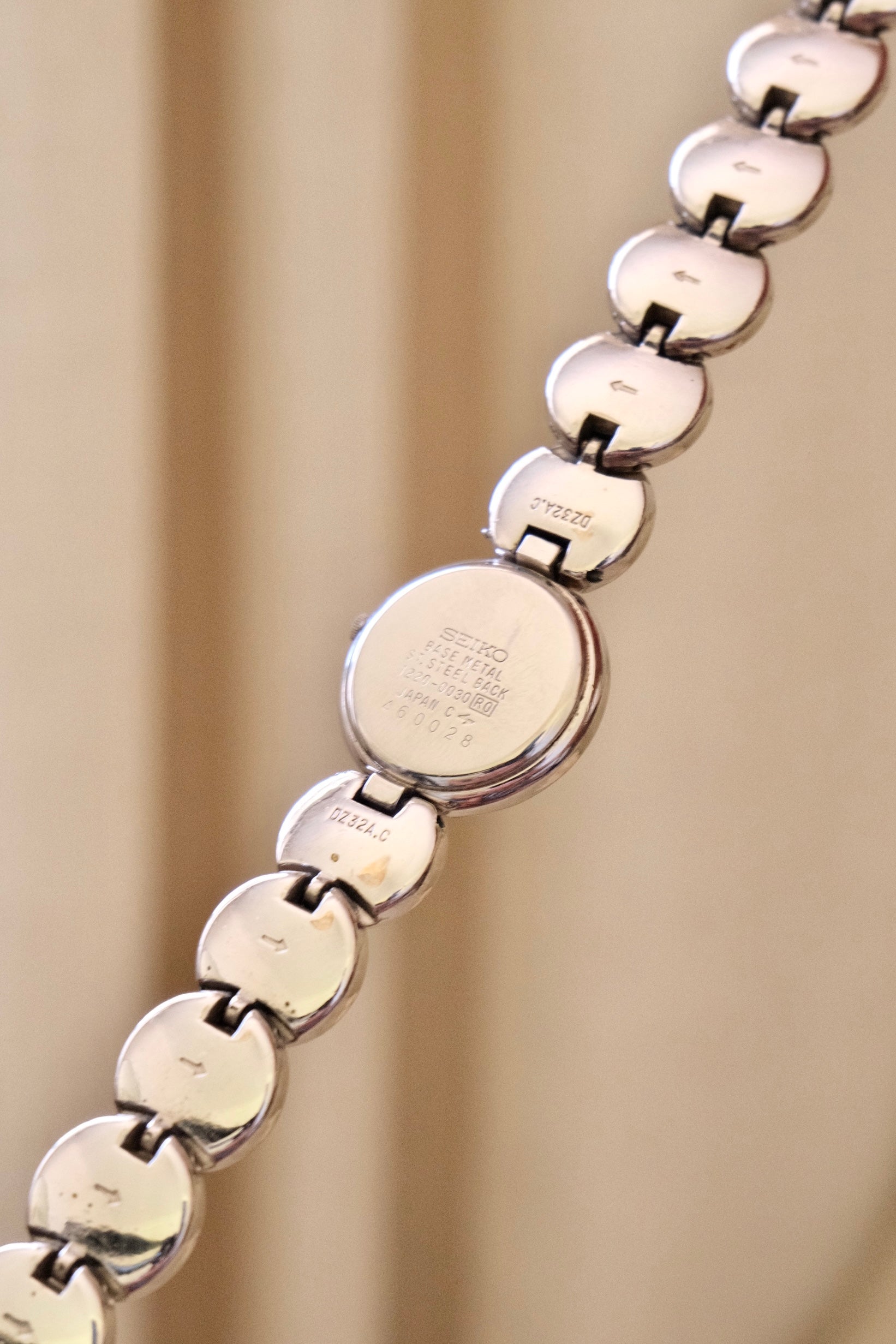 1980s Vintage Rare Silver Seiko Ladies Watch Round Circle Links Working