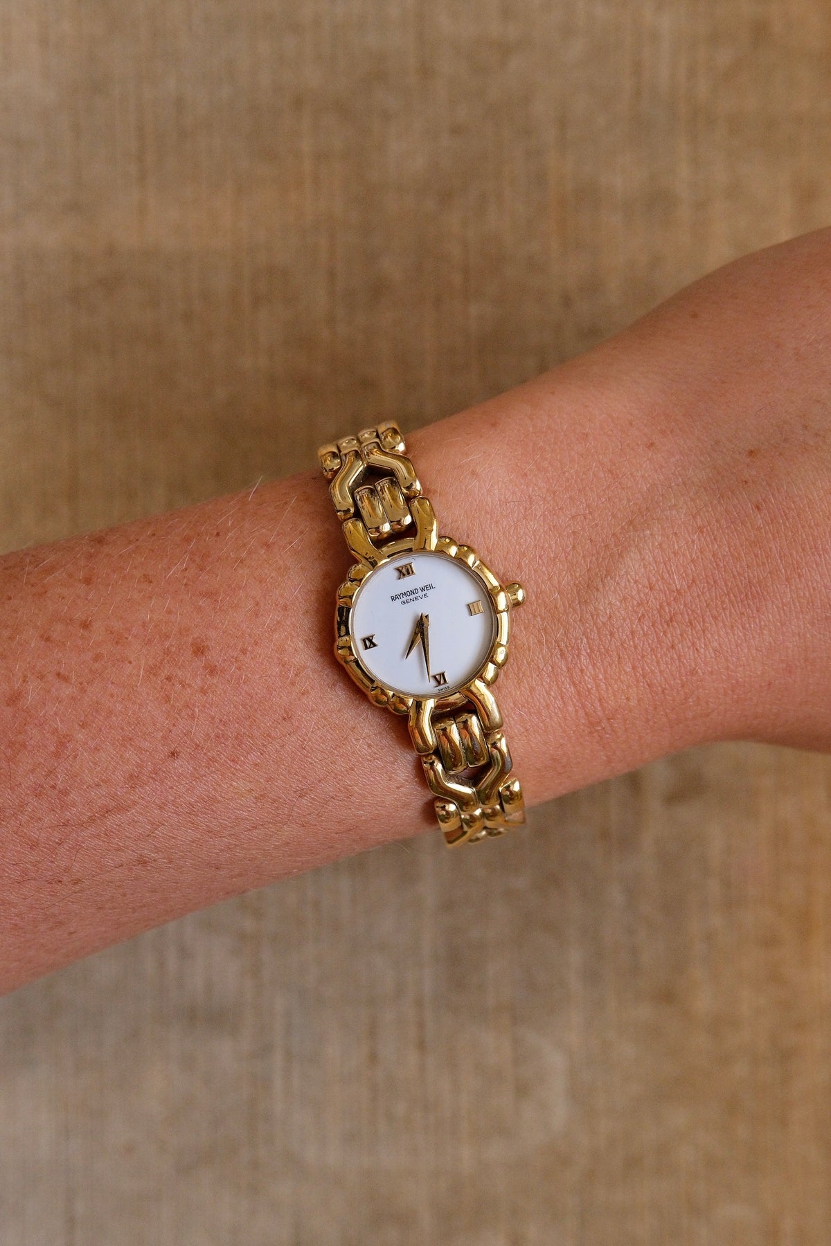 Rare vintage 18k gold plated Raymond Weil watch working