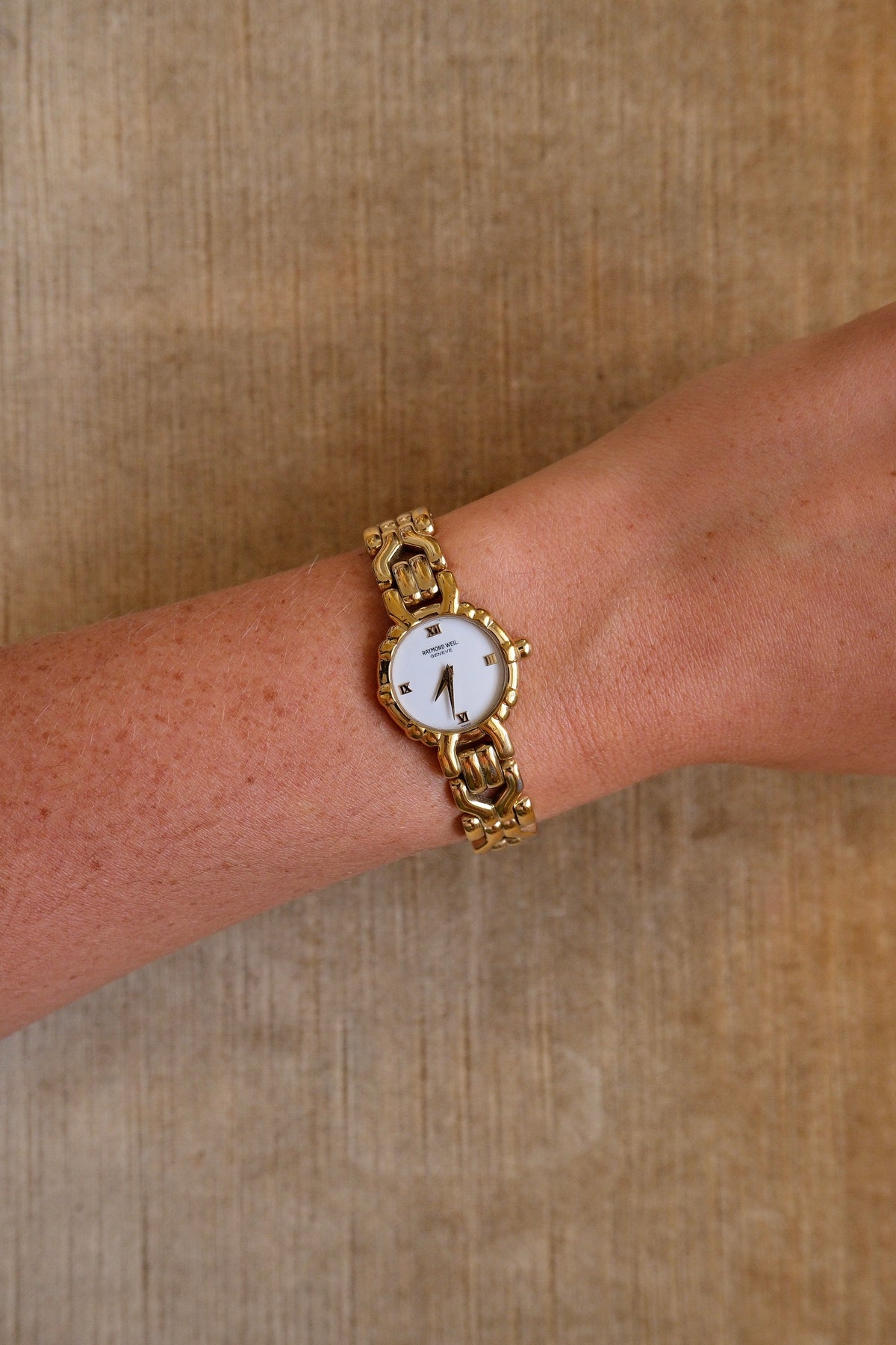 Rare vintage 18k gold plated Raymond Weil watch working