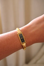 Vintage Ladies 1500L Gold Gucci Horsebit Watch with Black Dial in Box
