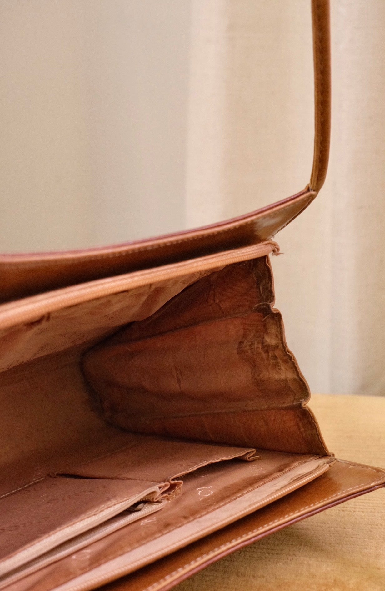 Rare Vintage Gucci Brown Leather Shoulder Bag Made in Italy Circa Late 1980s