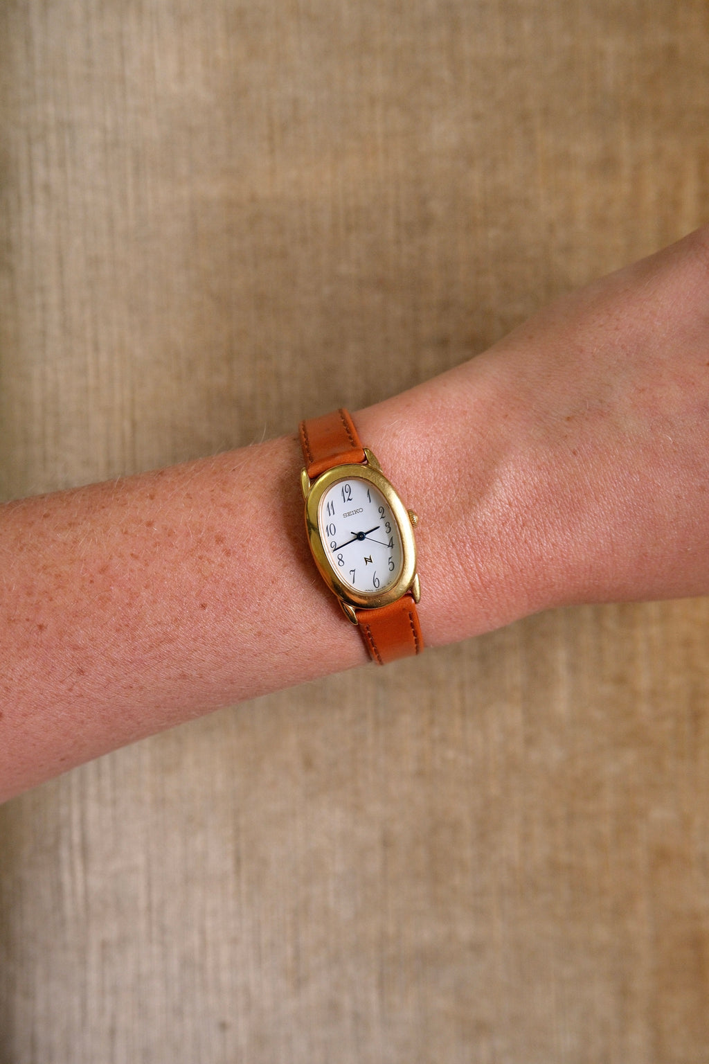 Vintage Ladies Seiko Noie Oval ‘Baignoire’ Style Leather Strap Gold Watch Working