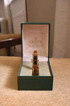 Vintage 90s Ladies Gold 1500L Gucci Horsebit Watch Black Dial in Gucci Box