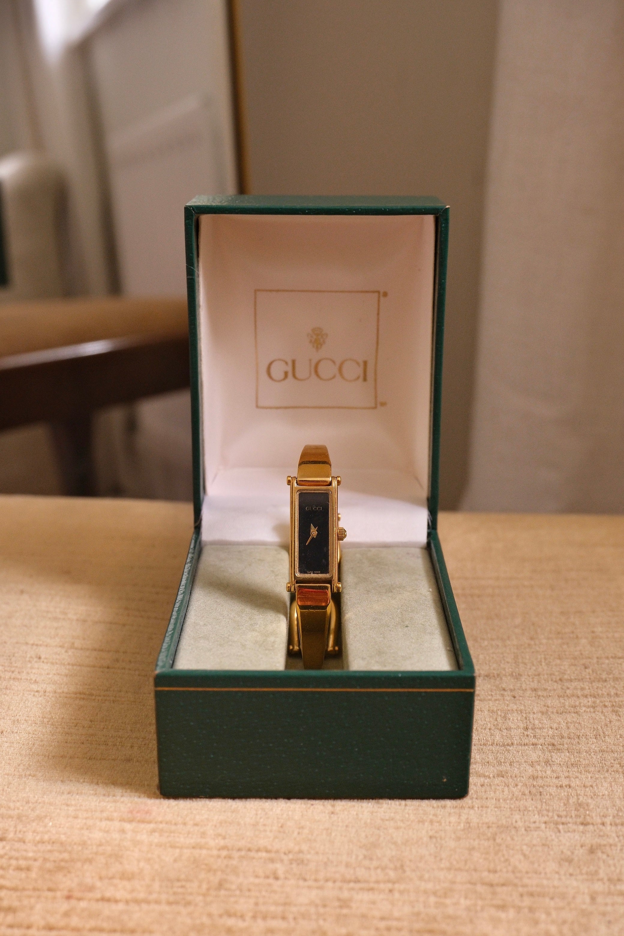 Vintage 90s Ladies Gold 1500L Gucci Horsebit Watch Black Dial in Gucci Box