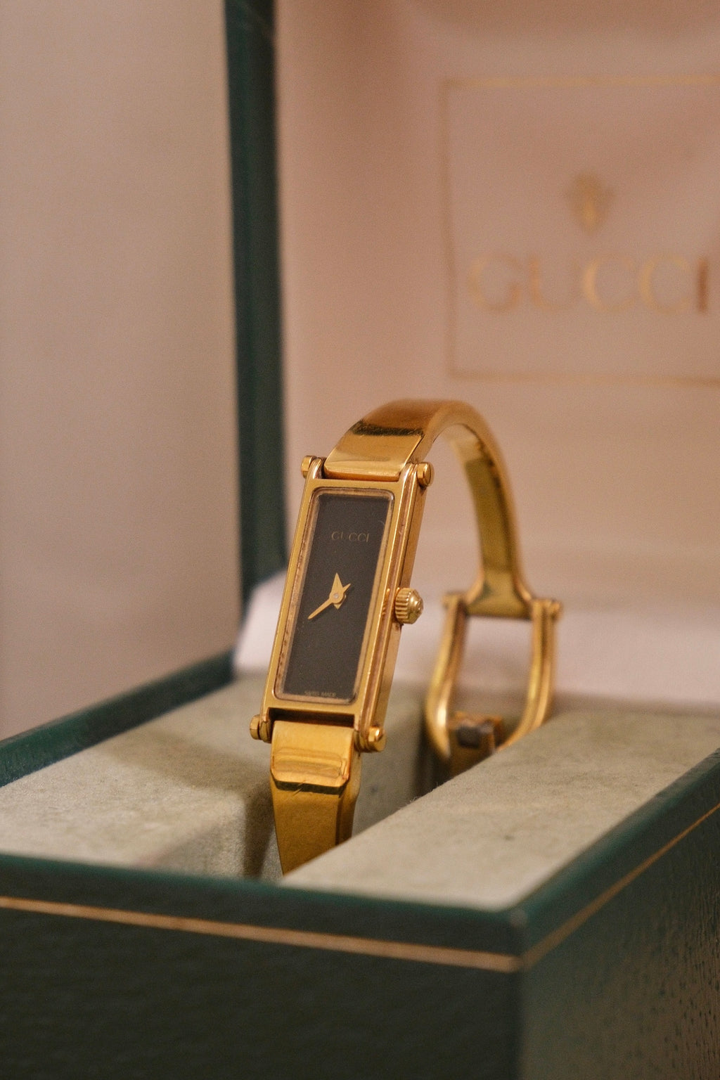 Vintage 90s Ladies Gold 1500L Gucci Horsebit Watch Black Dial in Gucci Box