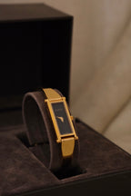 Vintage Ladies 1500L Gold Horsebit Gucci Watch Box & Papers