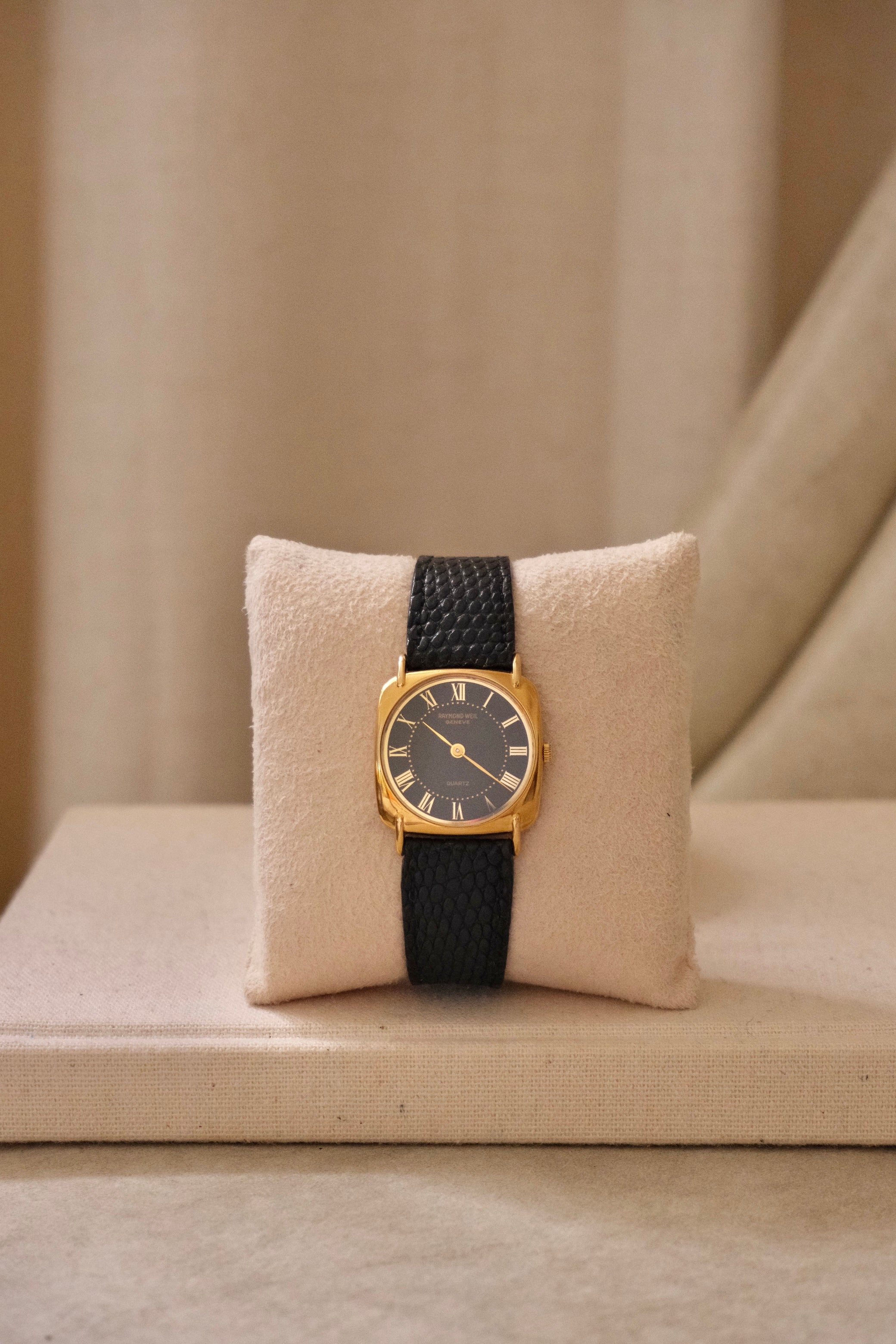 Unisex Ladies Mens Vintage 18k Gold Plated Black Leather Strap Raymond Weil Watch Working