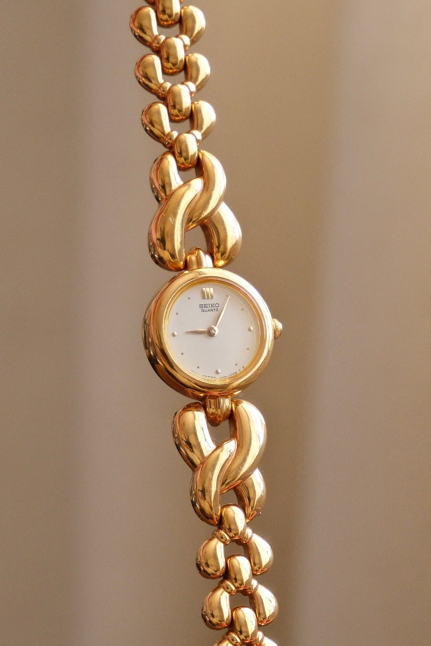 Vintage Ladies Gold Seiko Quartz Watch Featuring a Striking Chunky Intertwined Link Bracelet