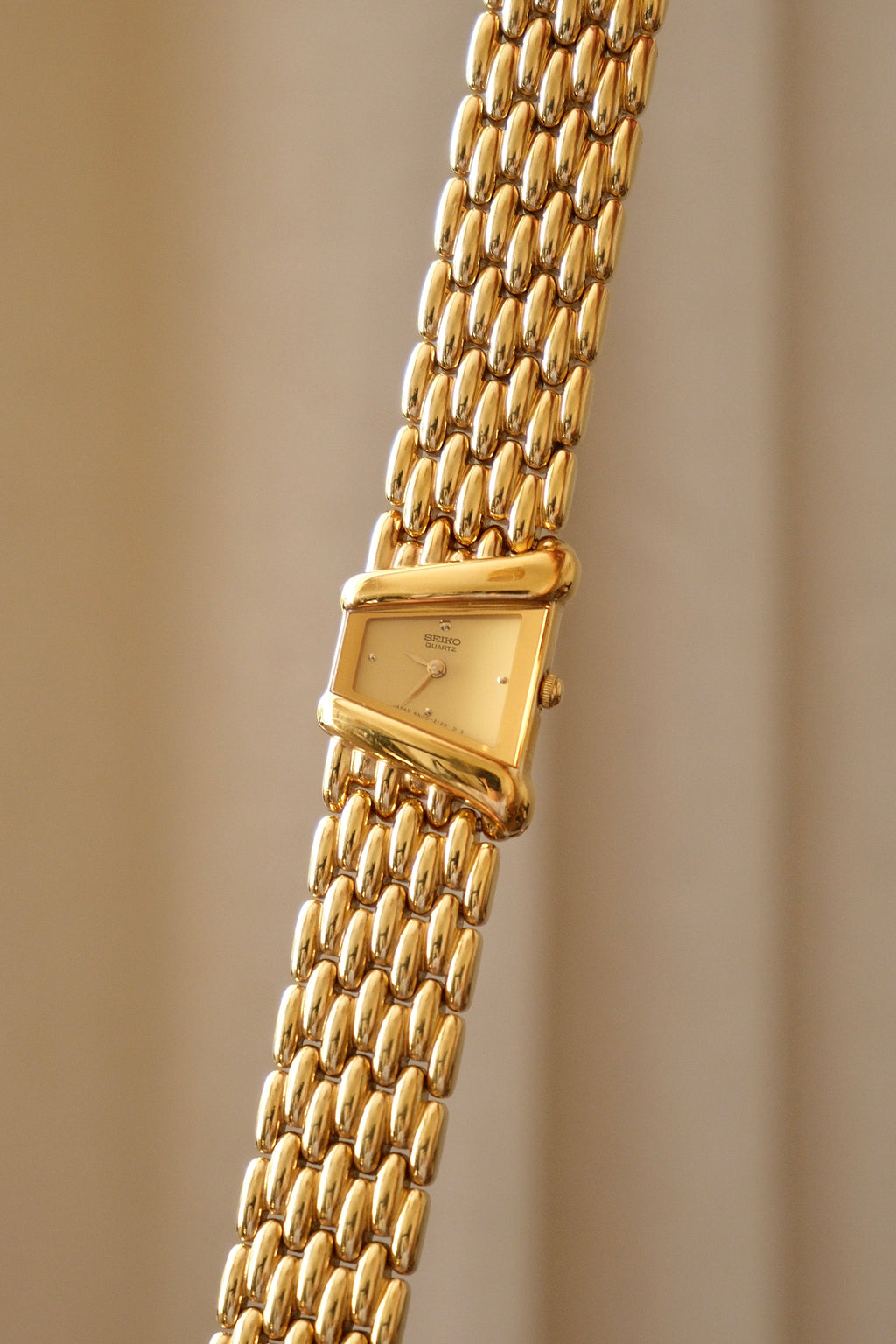 Rare 90s Vintage Ladies Gold Seiko Rivoli 4N00-5749  Watch with Champagne Dial