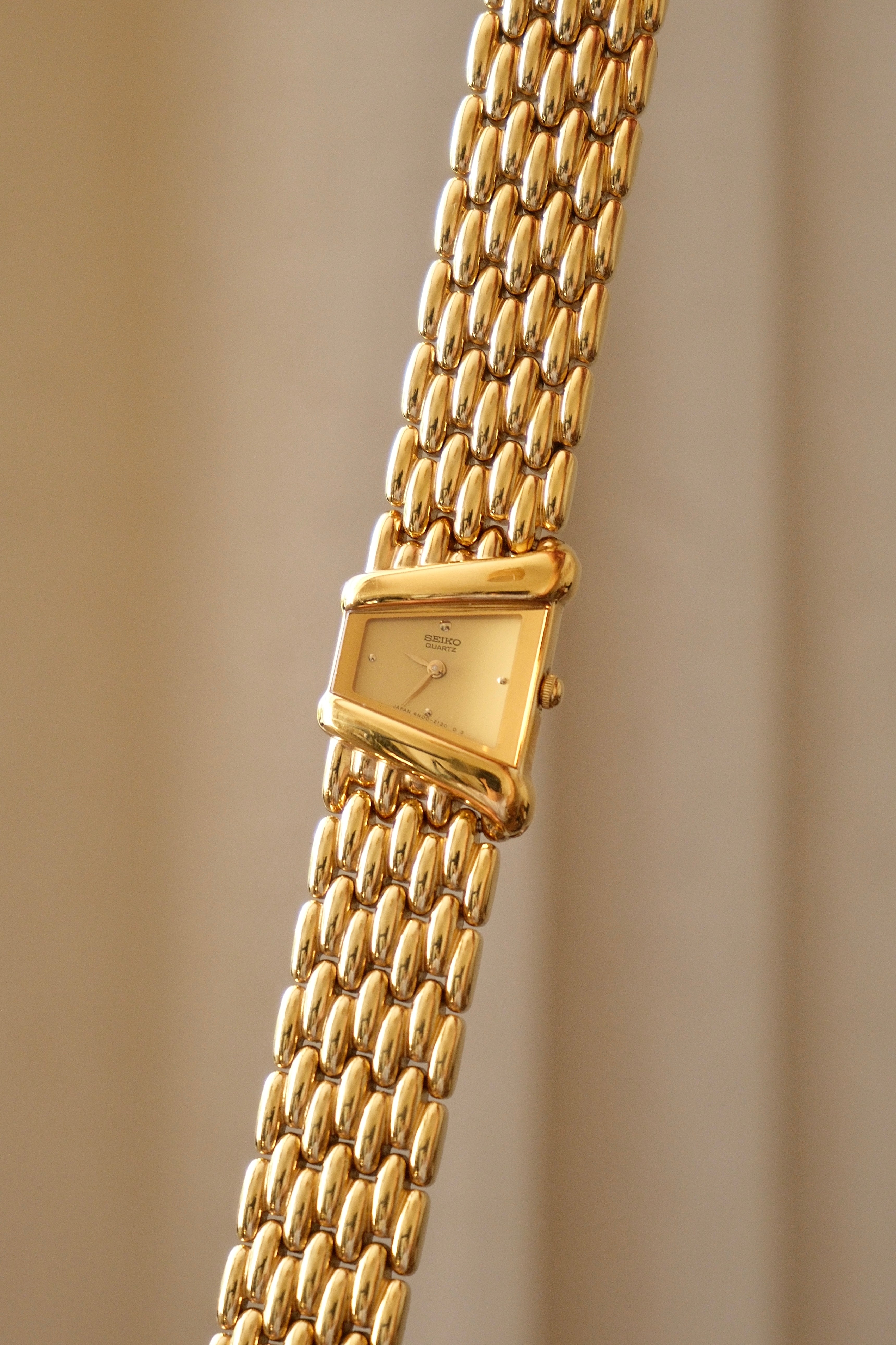 Rare 90s Vintage Ladies Gold Seiko Rivoli 4N00-5749  Watch with Champagne Dial