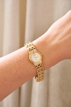Vintage Ladies Accurist Gold Bow Style Watch Working