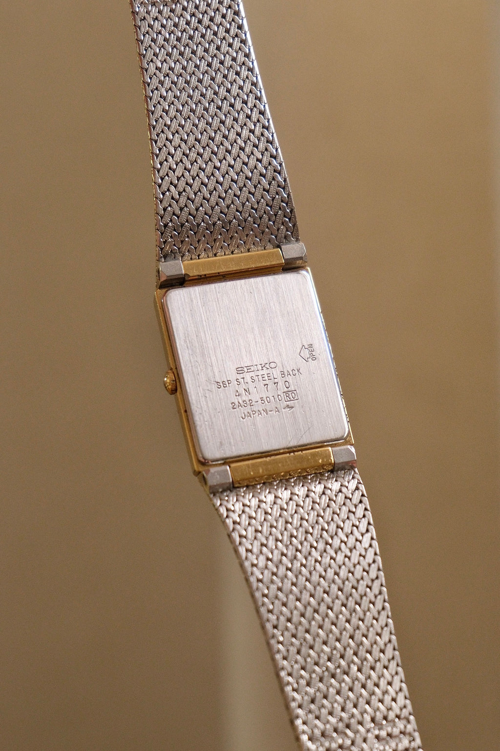 Vintage Unisex Gold Seiko Rectangular Date Quartz Watch Champagne Dial and Mesh Bracelet Strap
