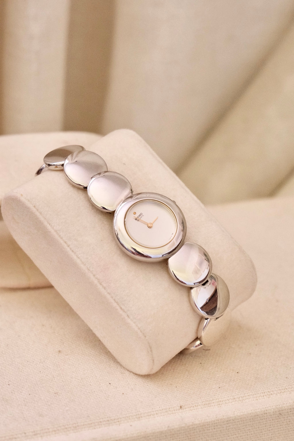 1980s Vintage Rare Silver Seiko Ladies Watch Round Circle Links Working