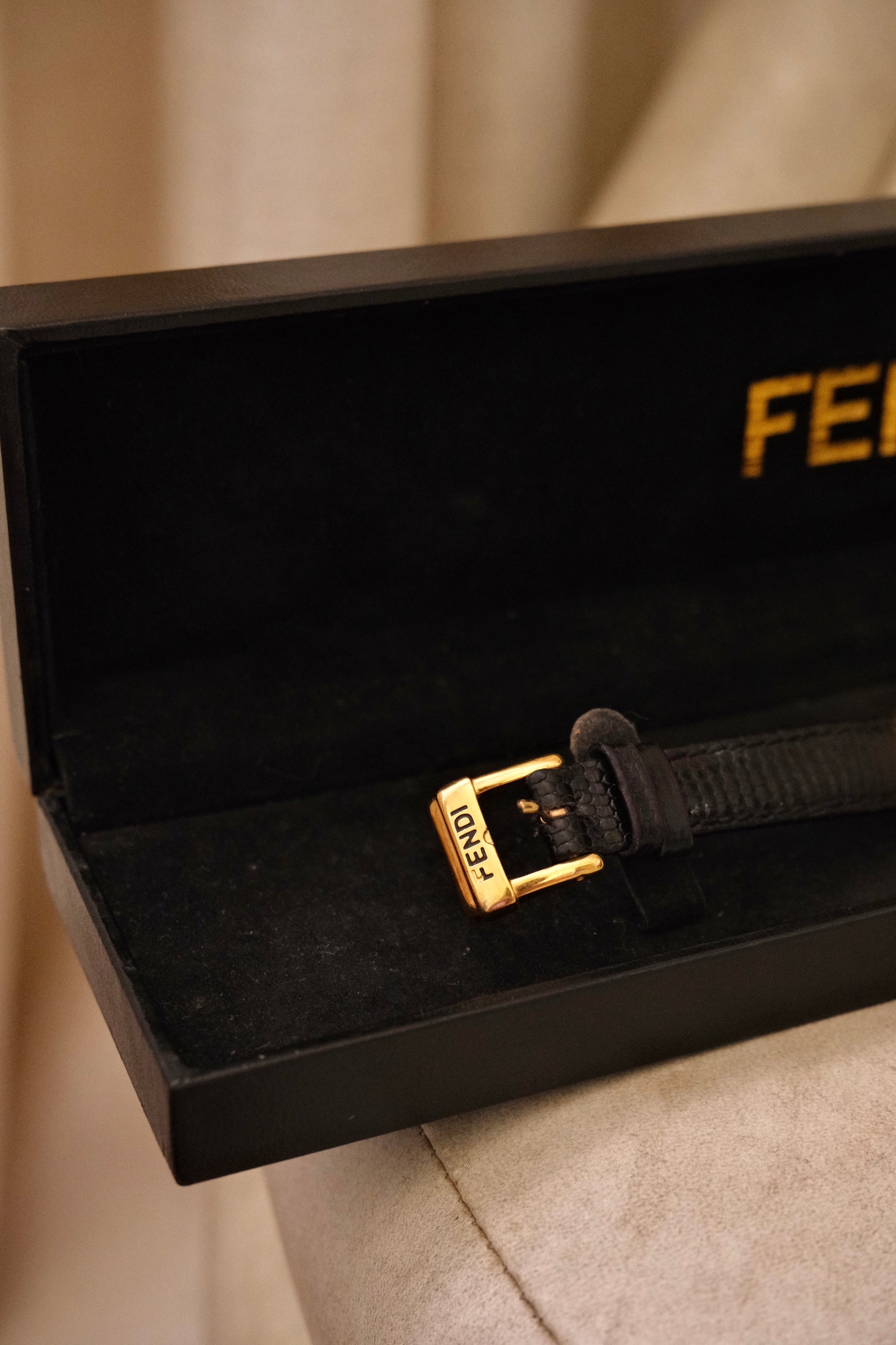 Fendi Orologi 320L Vintage Ladies Gold Champange Dial Leather Strap Watch In Box Working
