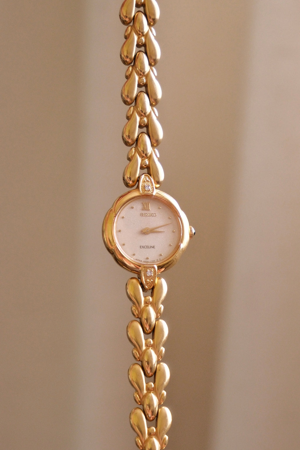 Vintage 90s Ladies Gold Seiko Exceline Watch with Diamond Accents Working