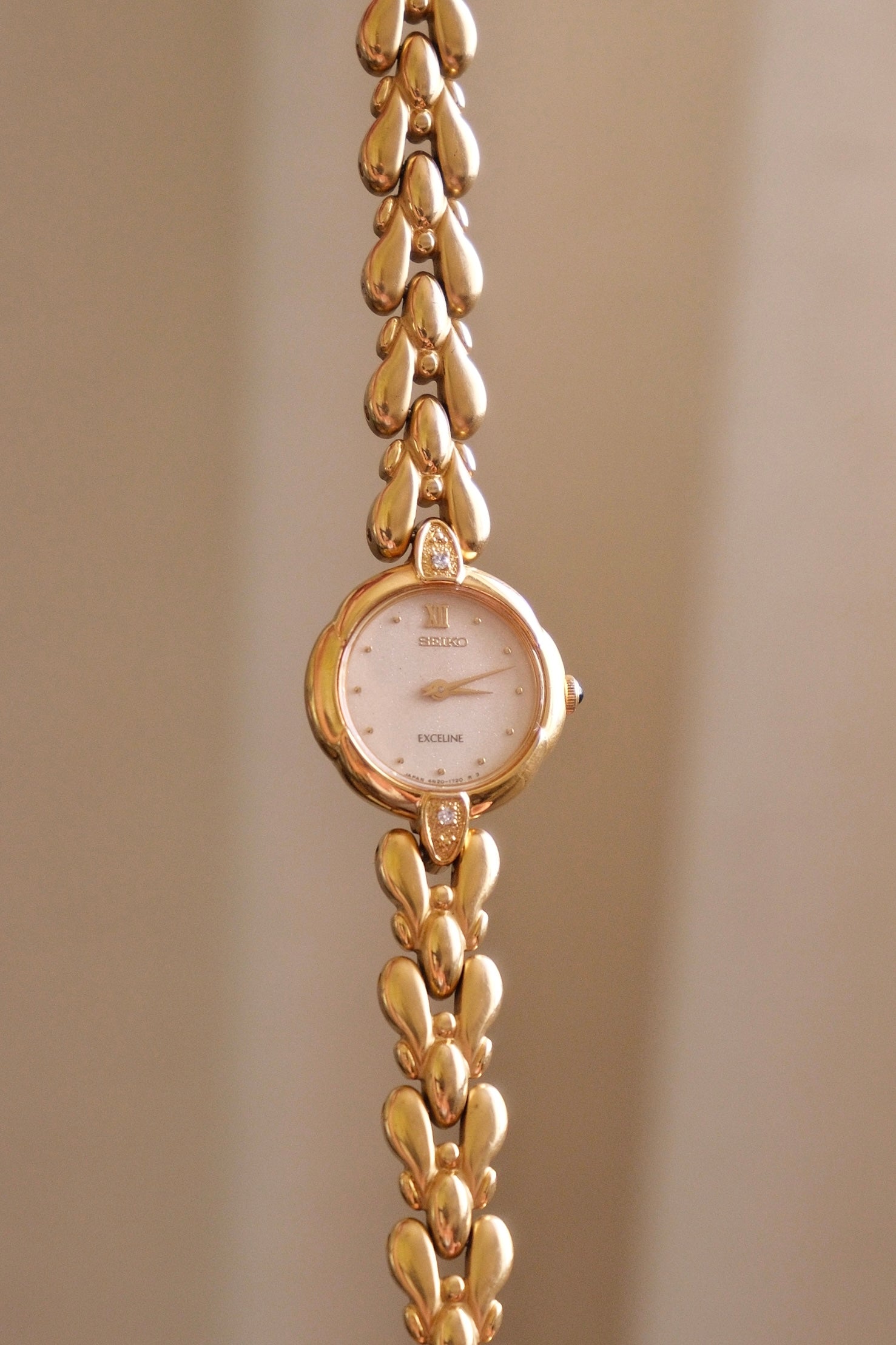 Vintage 90s Ladies Gold Seiko Exceline Watch with Diamond Accents Working