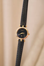1990s Ladies Vintage 2000L Gucci Gold Leather Wristwatch Working