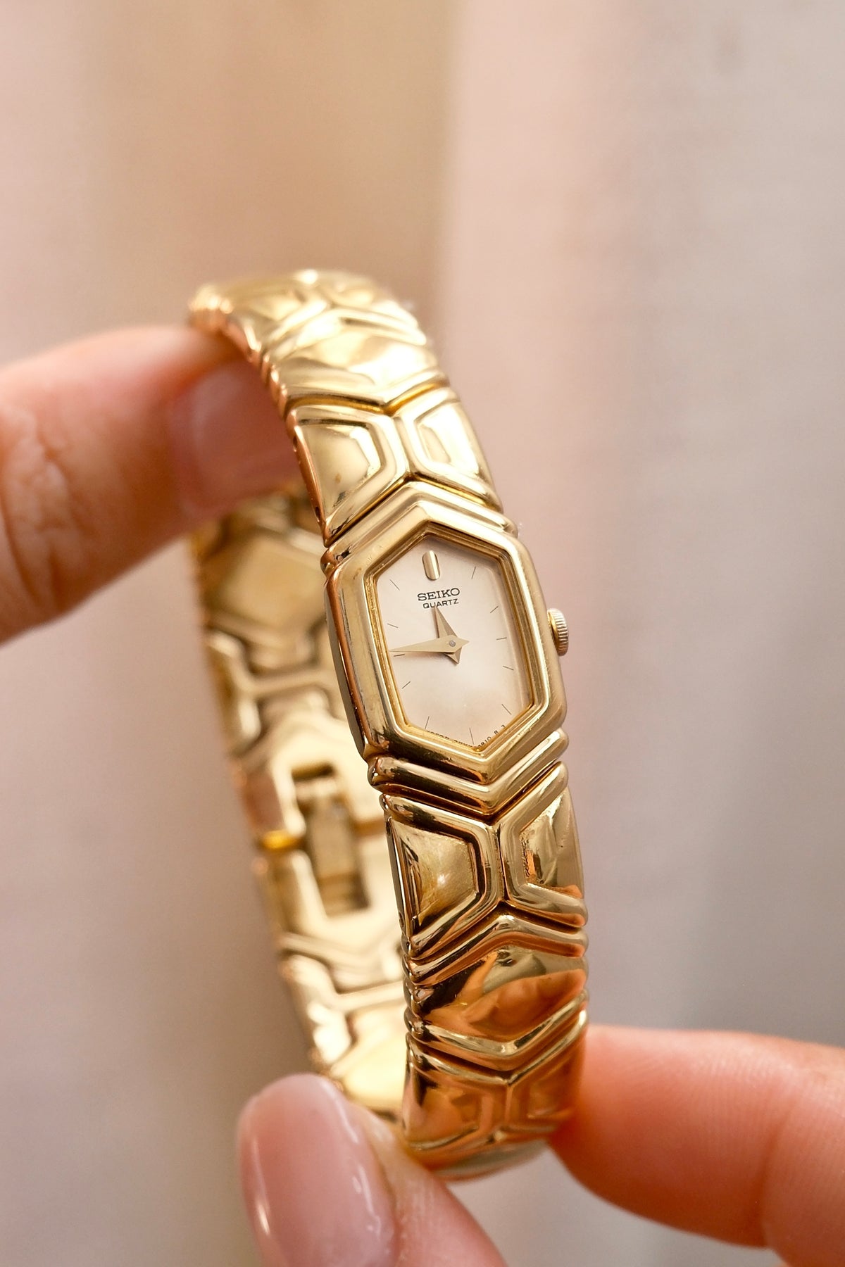Vintage 1990s Seiko Ladies Hexagonal Quartz Watch Gold Plated Bracelet Style