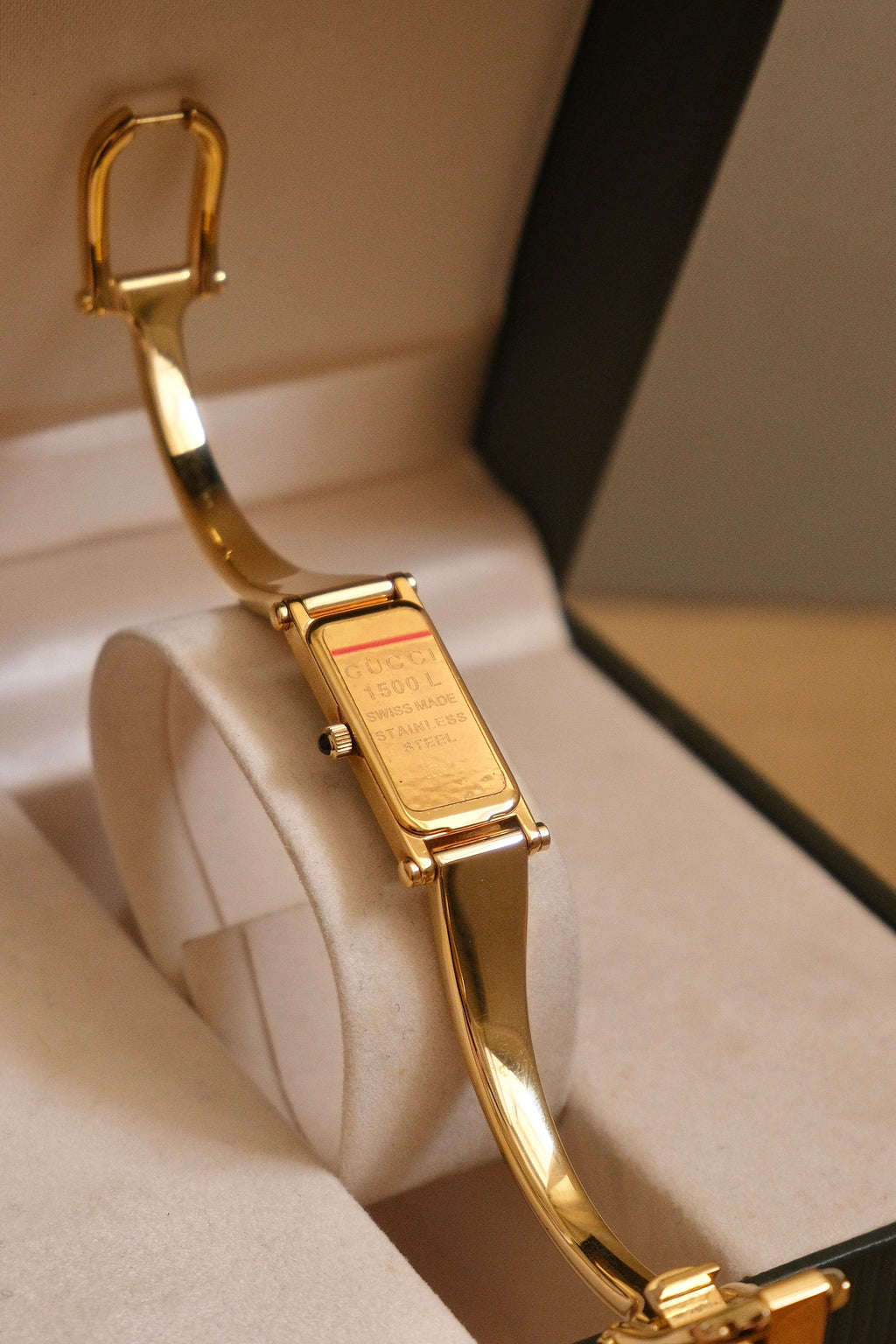 Vintage Gucci 1500L Gold Bangle Watch with Mother of Pearl Dial, 90s Quartz Working in Box