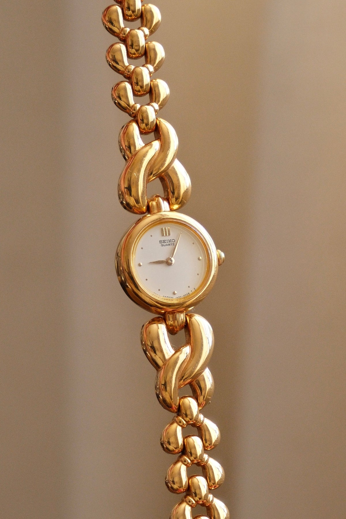 Vintage Ladies Gold Seiko Quartz Watch Featuring a Striking Chunky Intertwined Link Bracelet