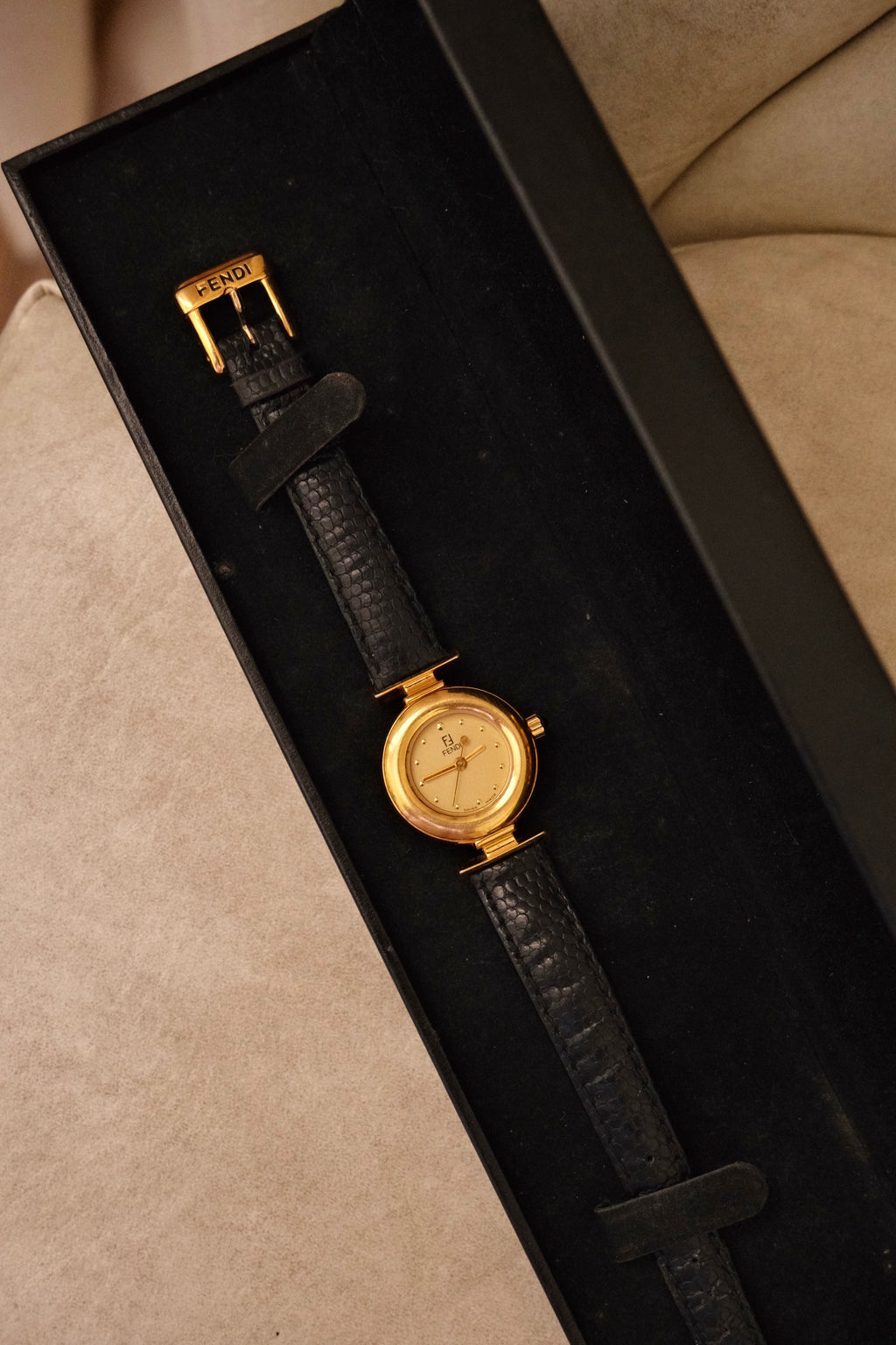 Fendi Orologi 320L Vintage Ladies Gold Champange Dial Leather Strap Watch In Box Working