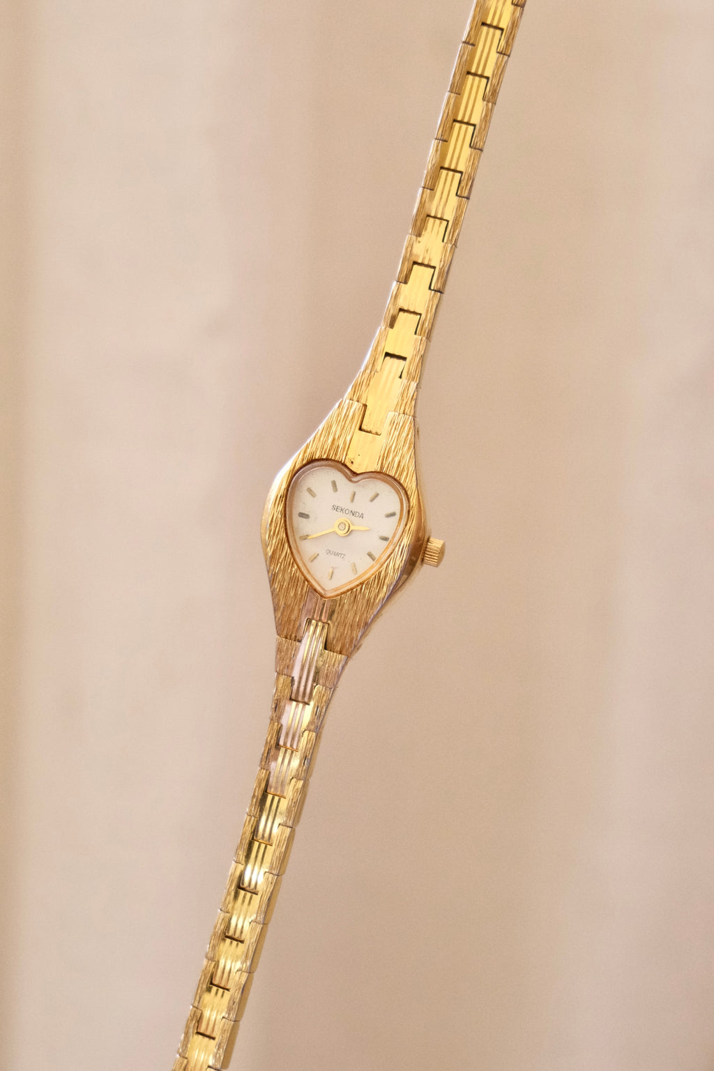 Sweet Vintage Sekonda Gold Heart Watch Working
