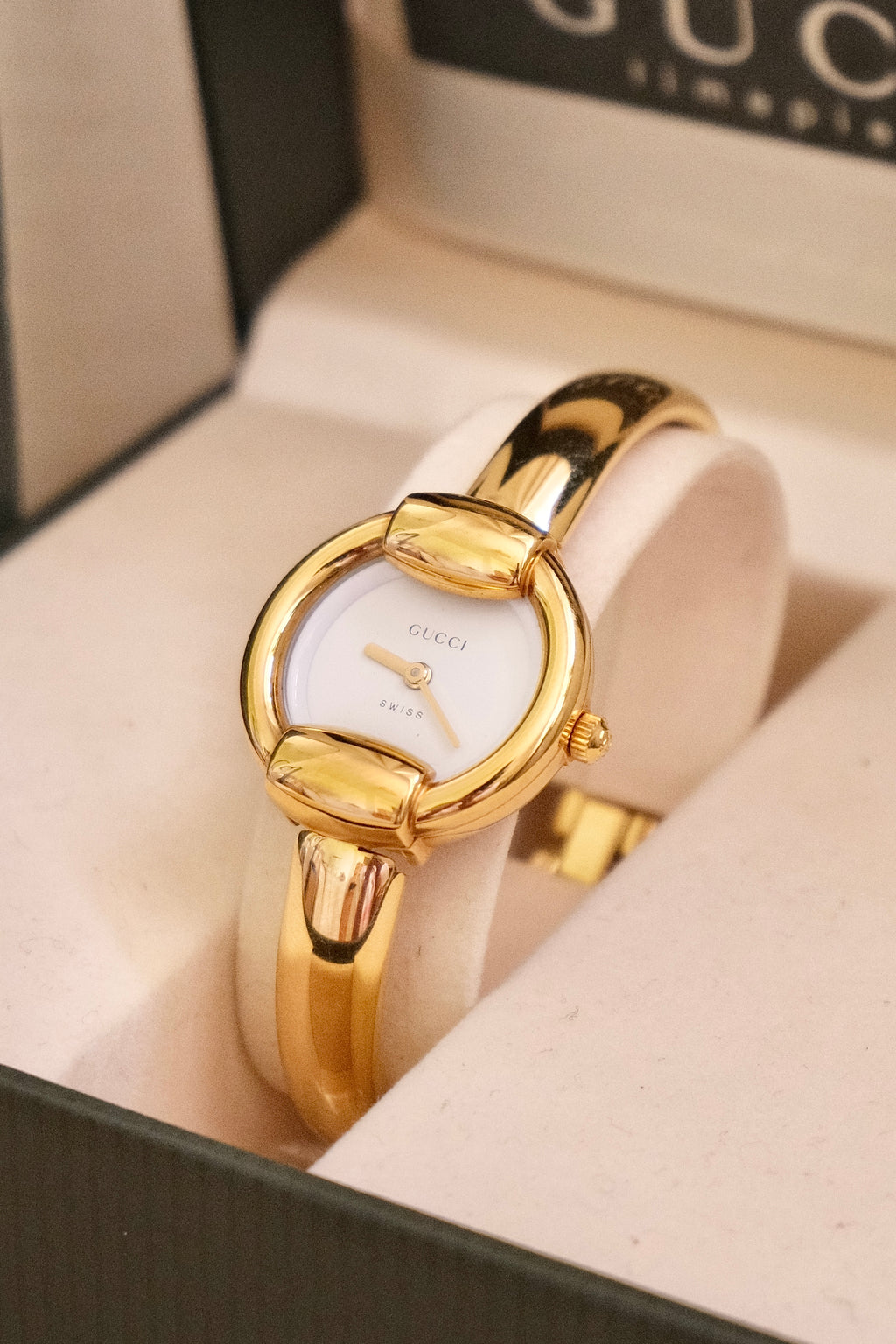 Vintage 1990s Gucci 1400L Gold Plated Ladies Watch with Original Box & Papers – Working Swiss Designer Bangle Watch