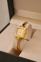 Near Mint Rare Vintage Ladies 1900L Gold Bangle Gucci Watch In Box