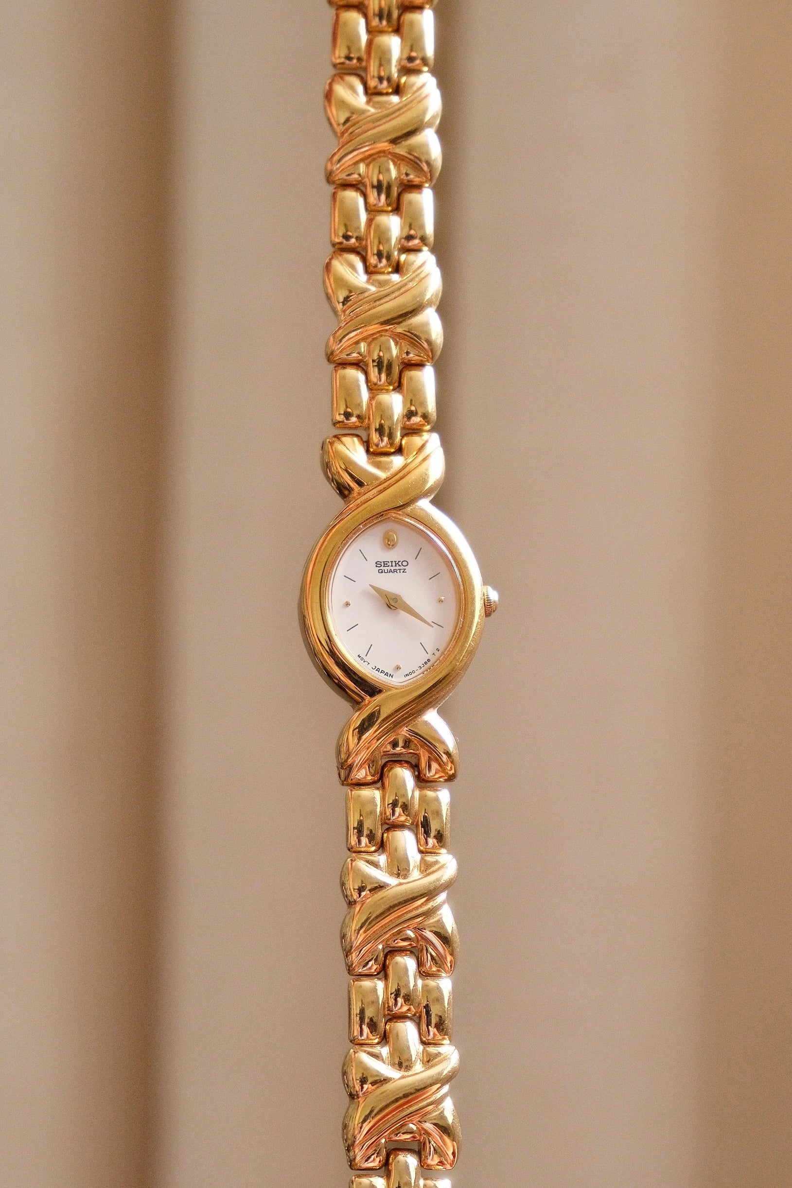 90s Vintage Ladies Gold Unique Seiko Quartz Watch Working