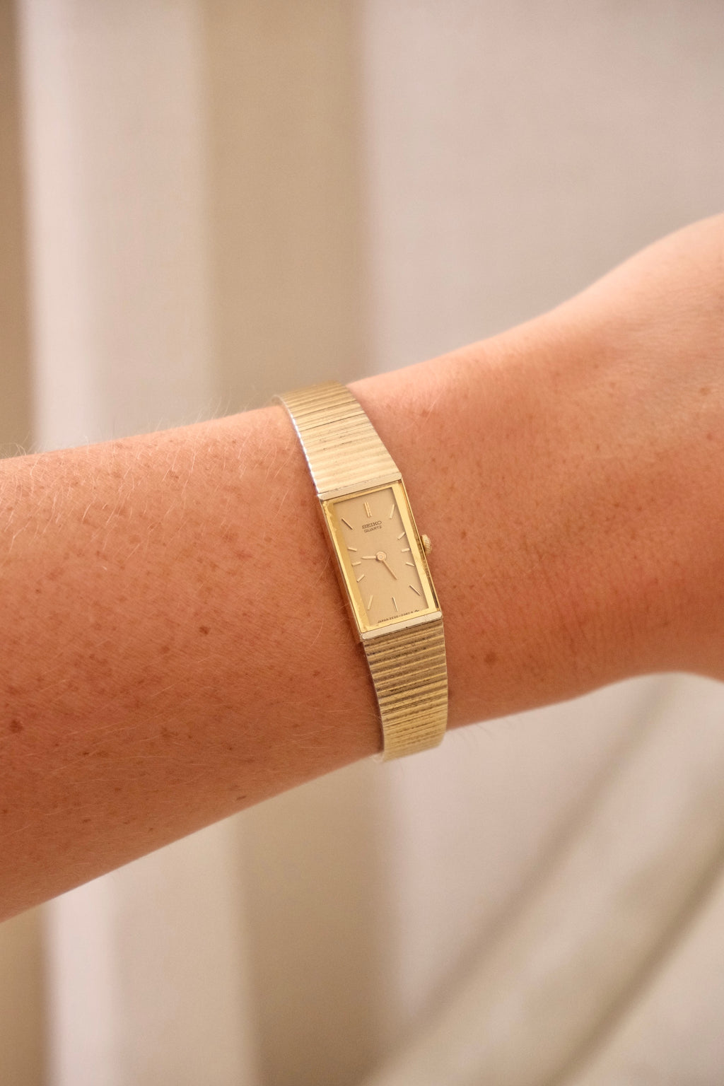 90s Vintage Rectangular Tank Style Seiko Gold Watch Working