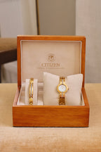 Vintage Ladies Citizen Eco Drive Watch MOP dial and Matching Bracelet Set in Orginal Wooden Box